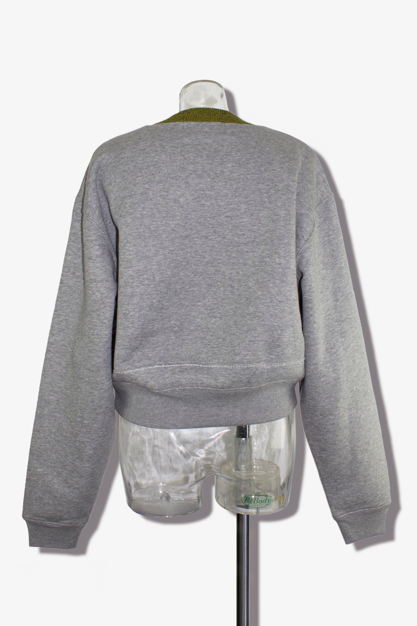 college print crop pullover / gray