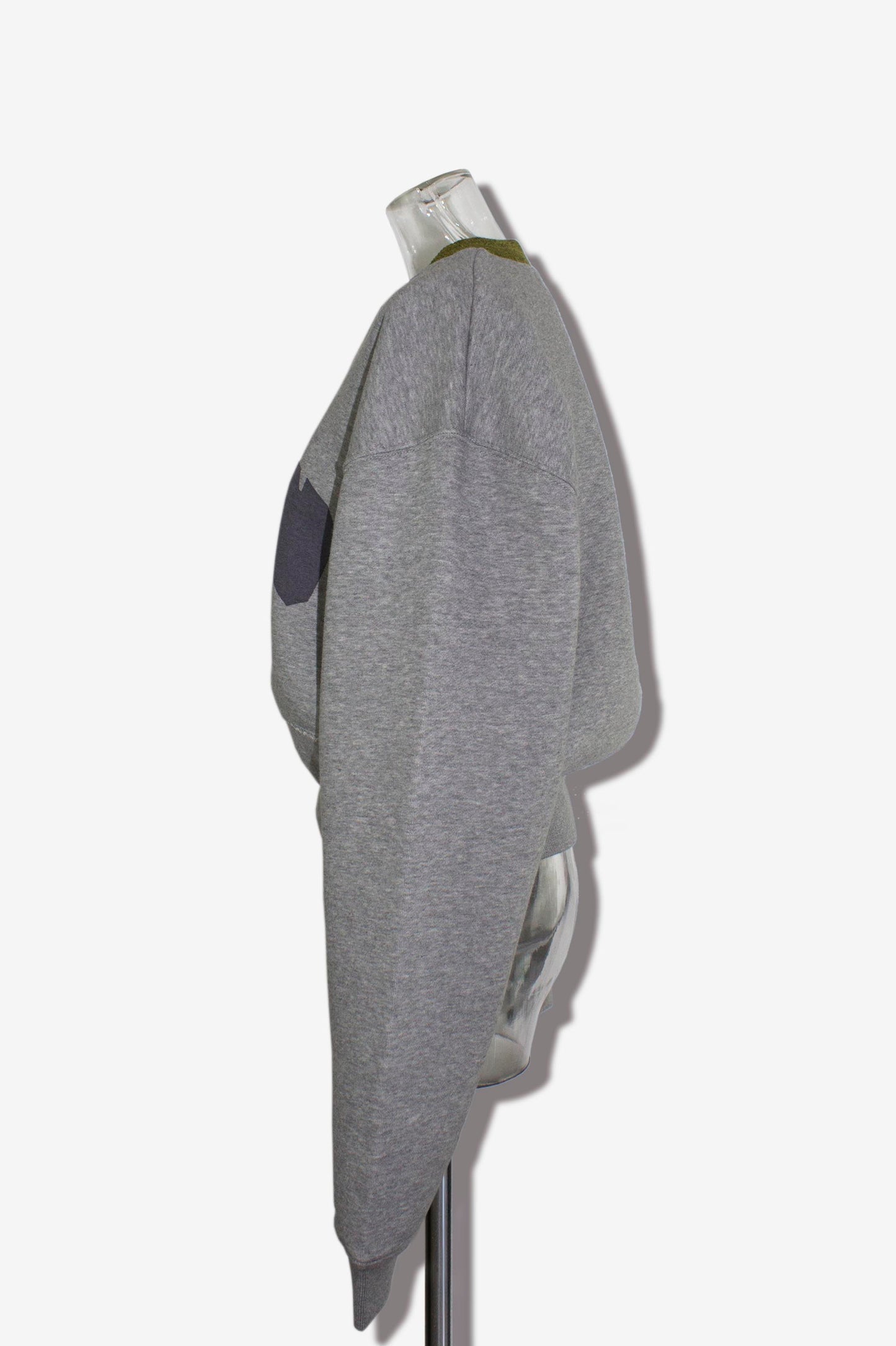 college print crop pullover / gray