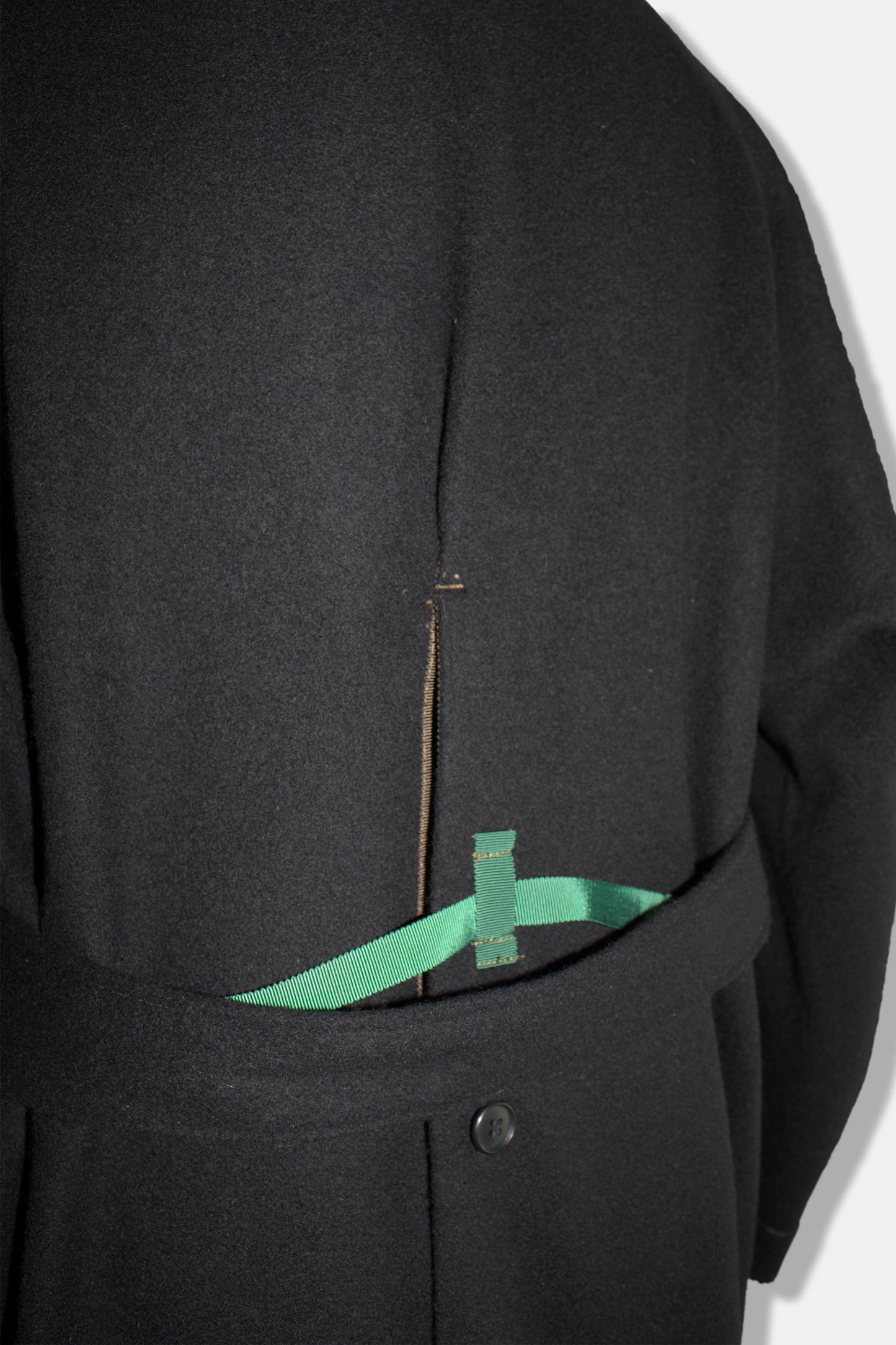 ’Alex’ wool back slit coat / black