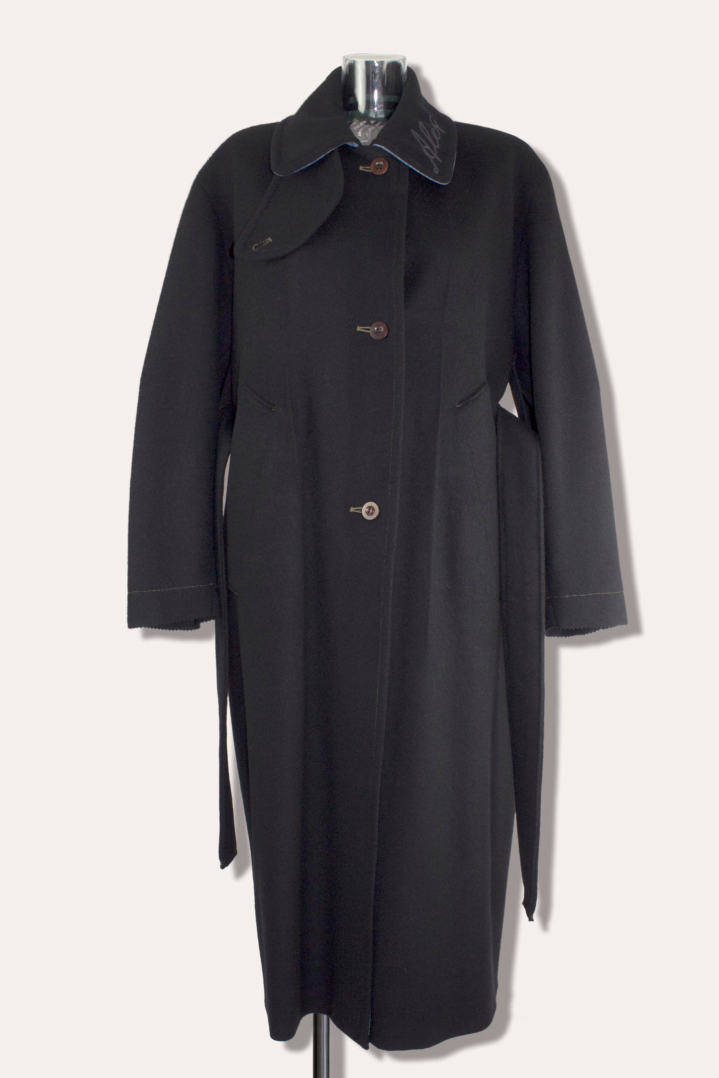 ’Alex’ wool back slit coat / black