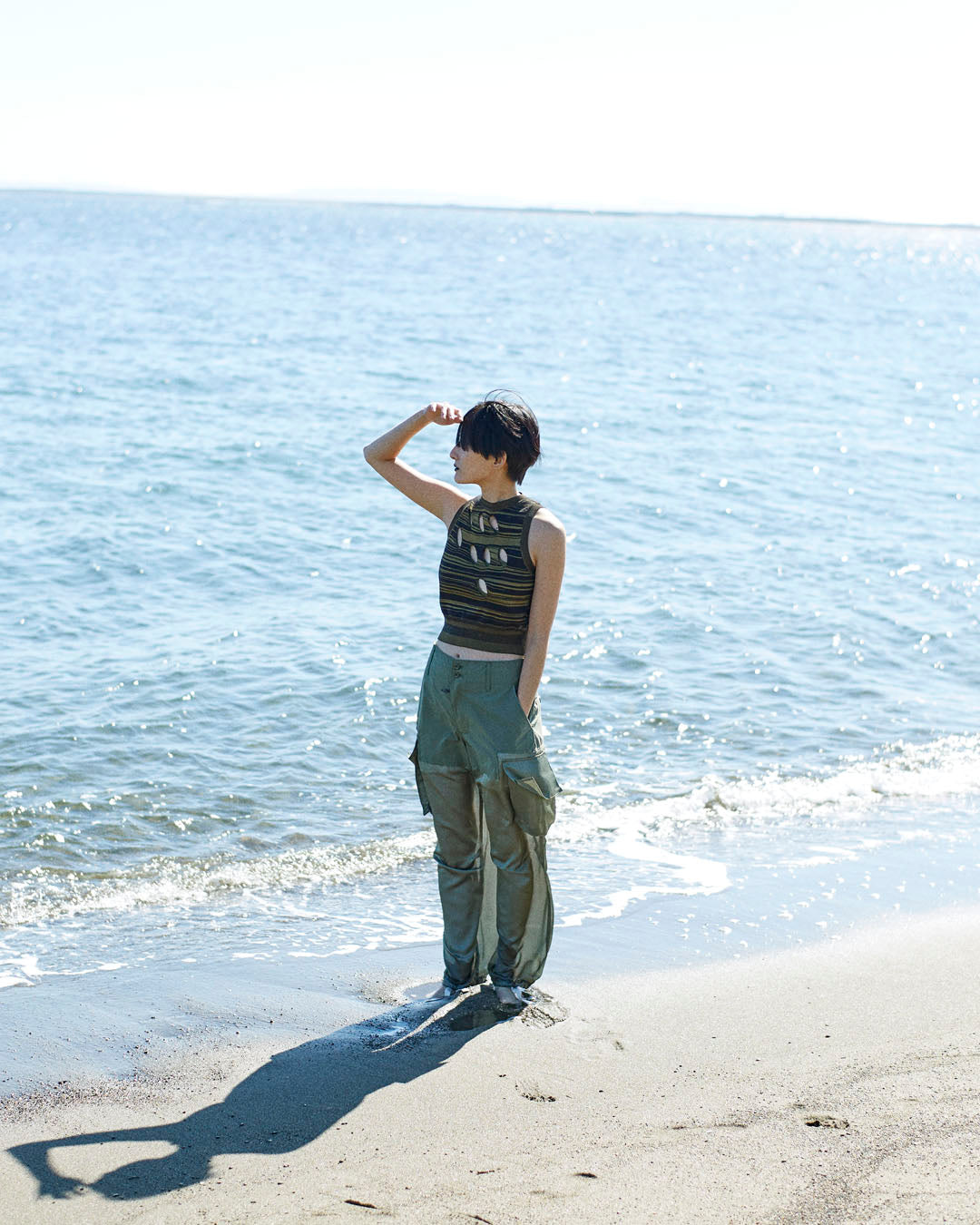 Narrow eyes／beige