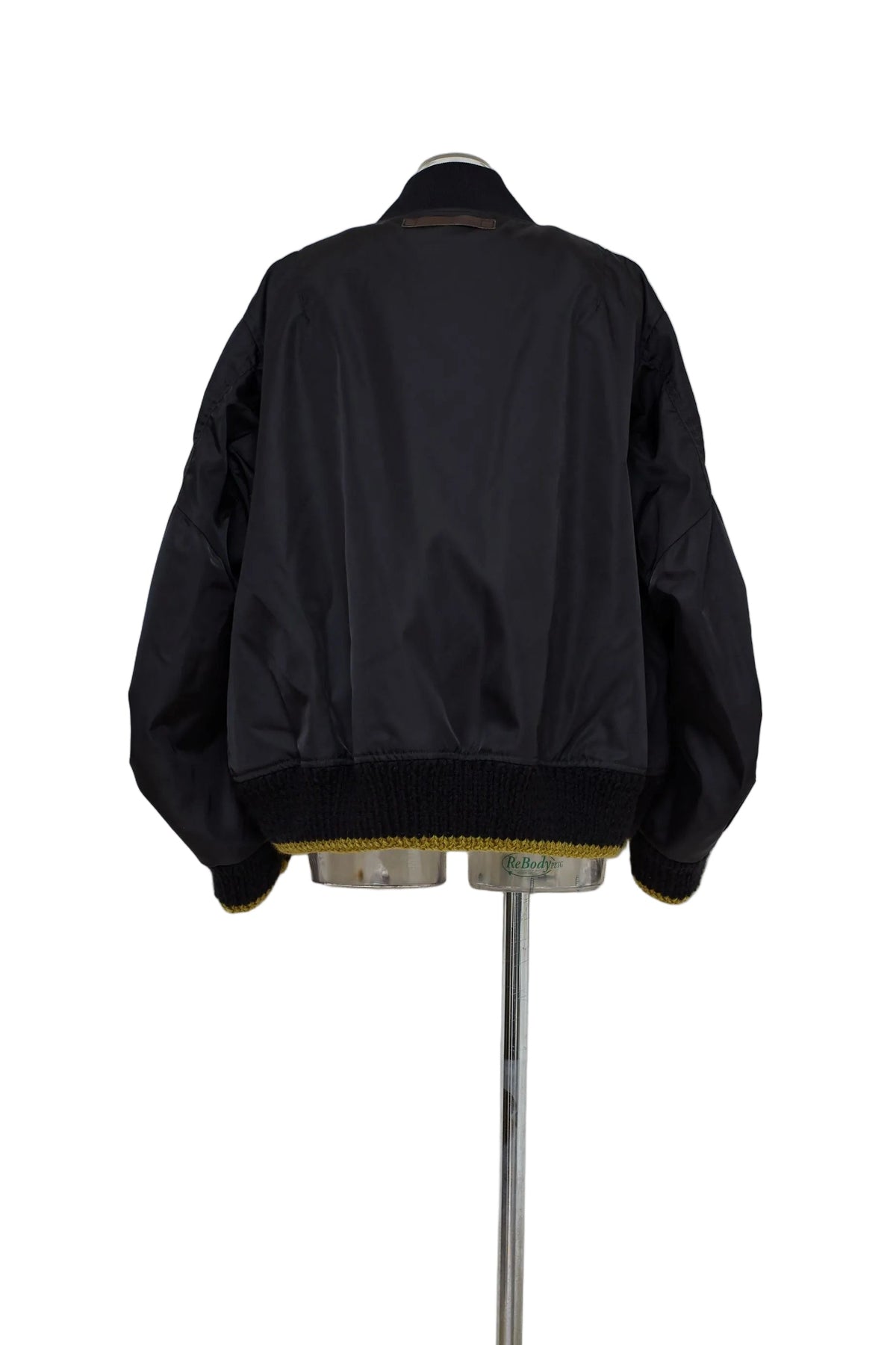volume tuck sleeve bomber jacket / black