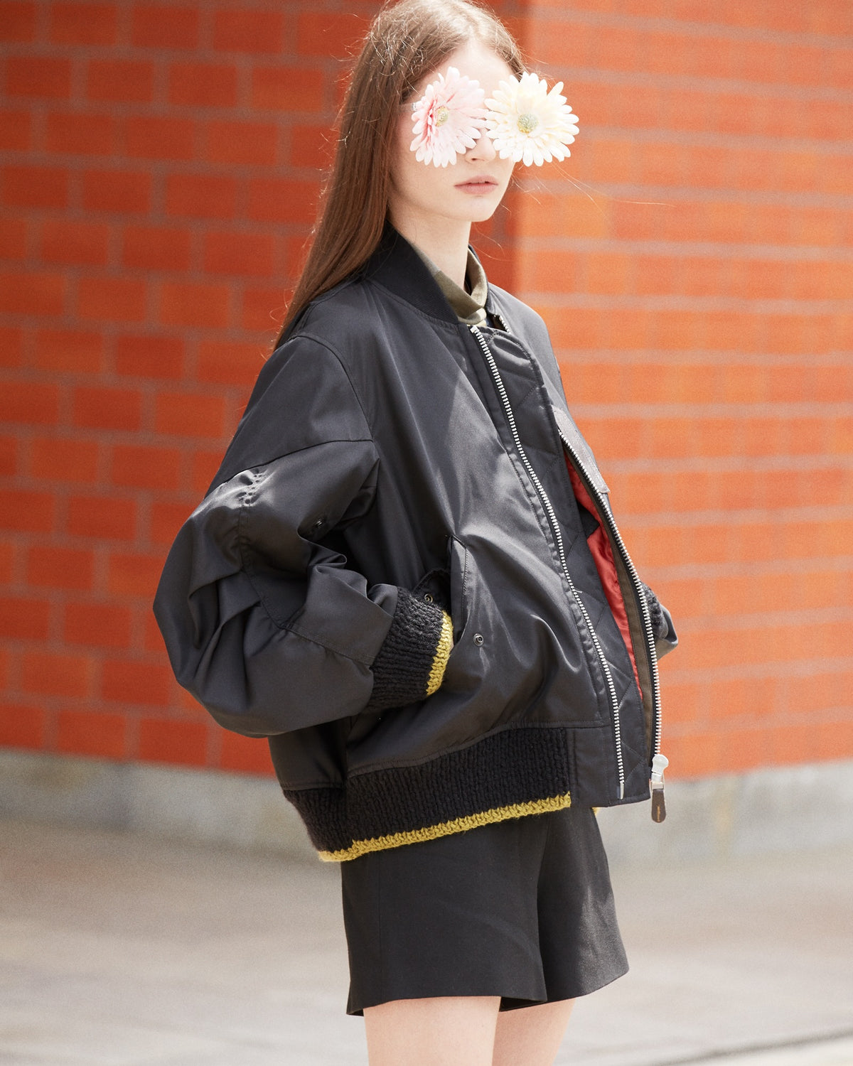 volume tuck sleeve bomber jacket / black