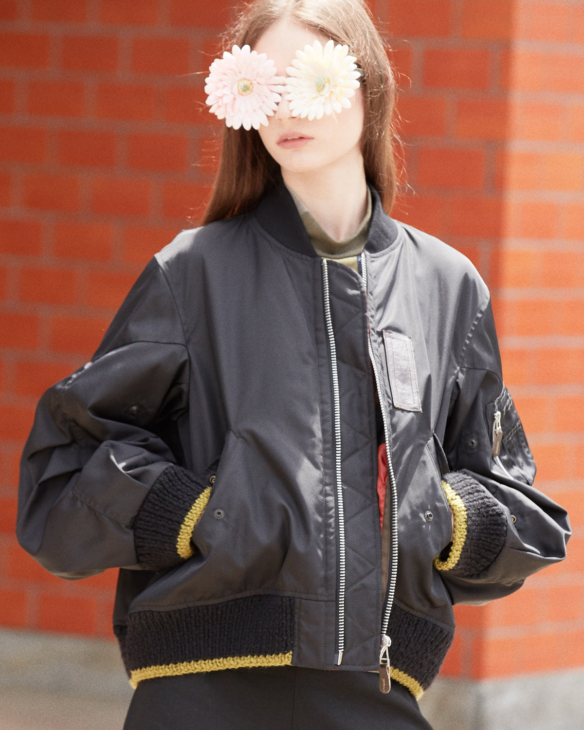 volume tuck sleeve bomber jacket / black